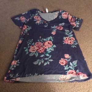 LuLaRoe Christy Tee